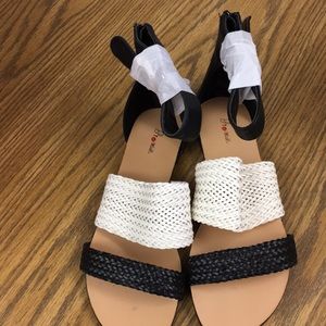 NEW...Gladiator, flat sandals